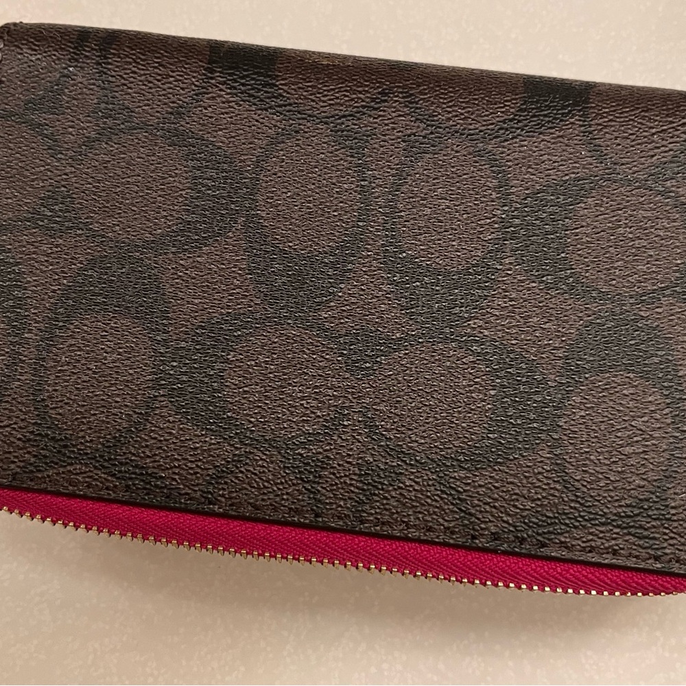 Coach Double Zip Wallet Signature Print w/Deep Magenta EUC double zip wristlet - Picture 5 of 7